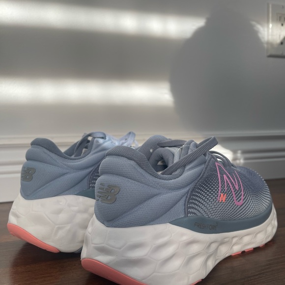 ❗️SOLD❗️*Brand New* Women’s New Balance Fresh Foam X 840V1 (WIDE) - Picture 3 of 4